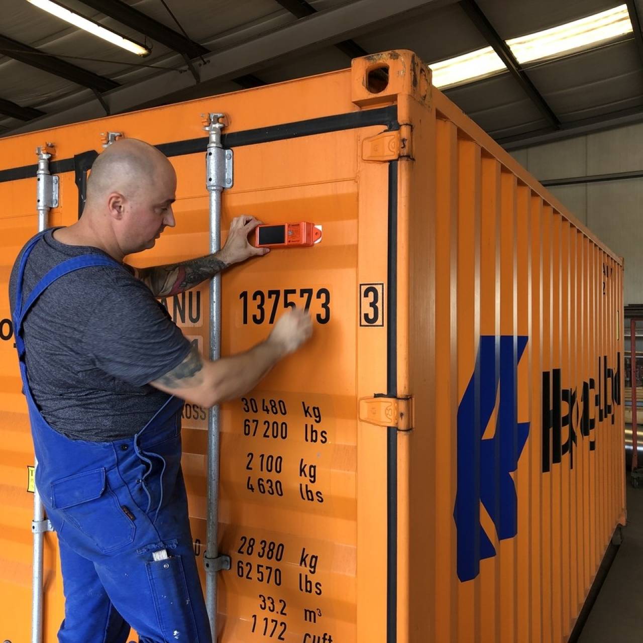 HapagLloyd inicia instalação de dispositivos de rastreamento em sua